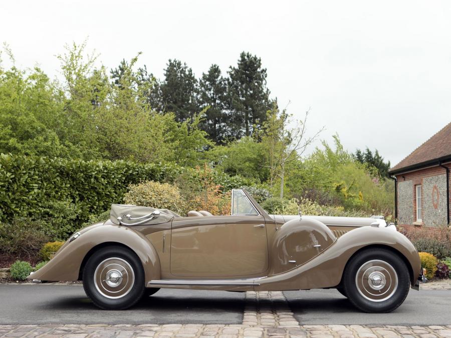  Lagonda V12 Rapide Drophead Coupe 1939 года  (фото 8 из 11)